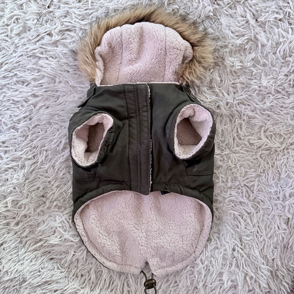 Canada Pooch Olive Green Dog Winter Jacket with Fur Trim - Size 12 - Picture 2 of 16
